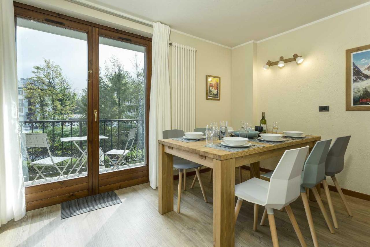 Apartment Ensa - Alpes Travel - Central Chamonix - Sleeps 4 Exterior photo